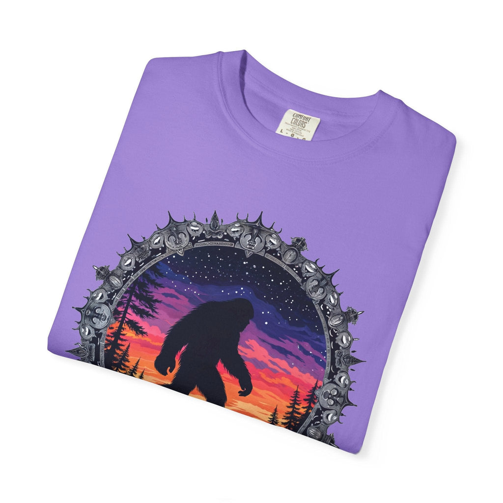 Printify T-Shirt Bigfoot Sunset Unisex T-Shirt, Nature Lover Shirt, Camping Tee, Outdoor Adventure Top, Gift for Him/Her, Unique Graphic Tee
