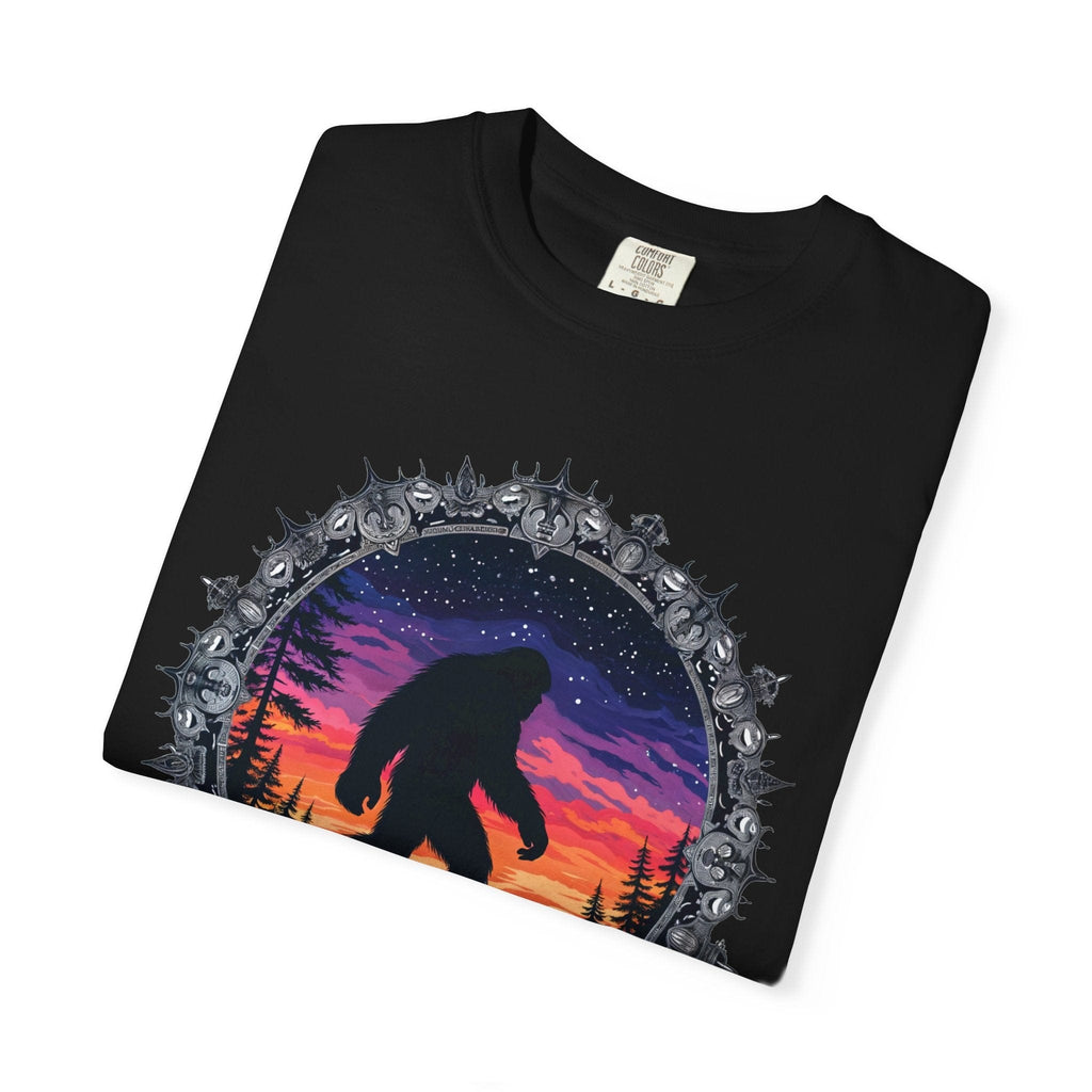 Printify T-Shirt Bigfoot Sunset Unisex T-Shirt, Nature Lover Shirt, Camping Tee, Outdoor Adventure Top, Gift for Him/Her, Unique Graphic Tee