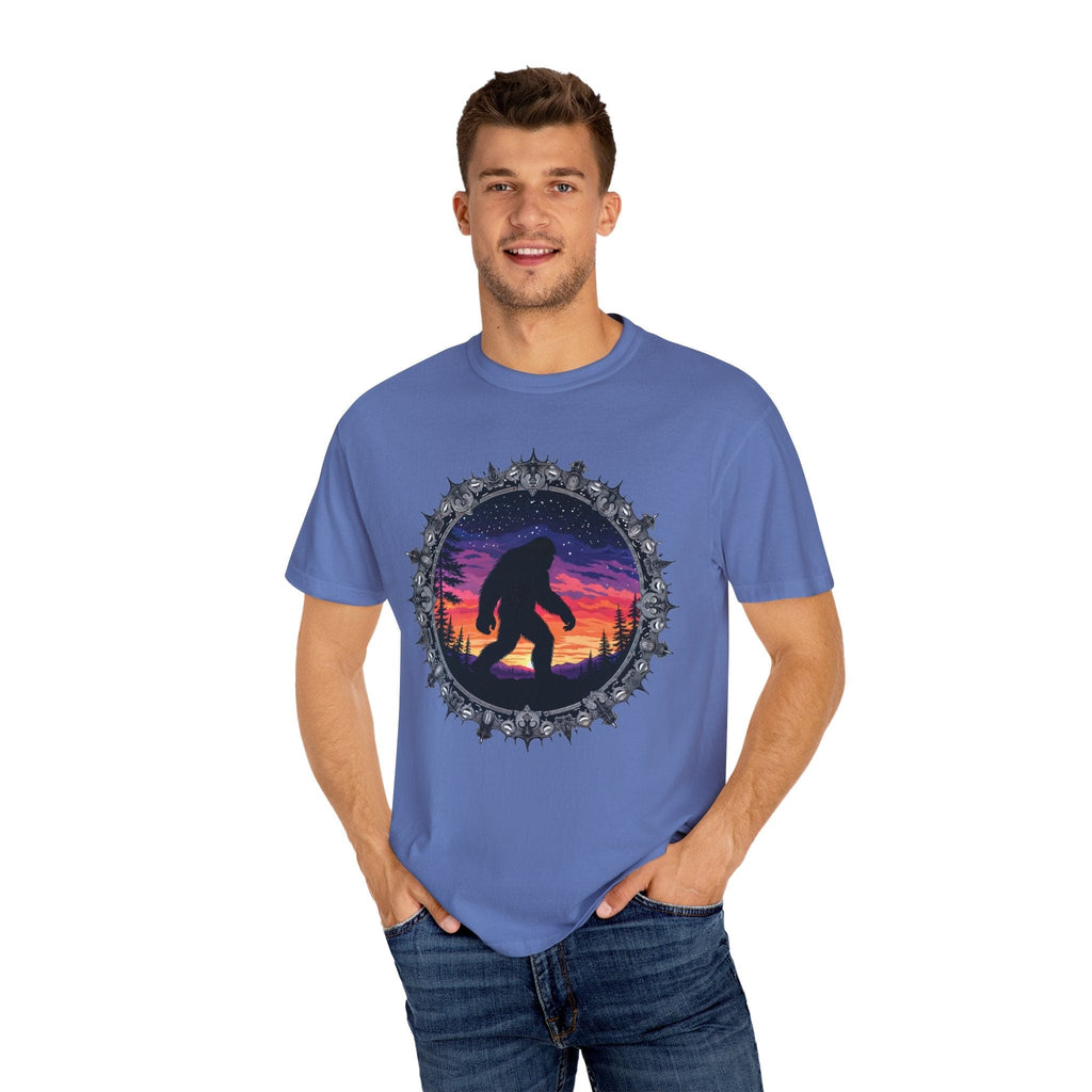 Printify T-Shirt Bigfoot Sunset Unisex T-Shirt, Nature Lover Shirt, Camping Tee, Outdoor Adventure Top, Gift for Him/Her, Unique Graphic Tee