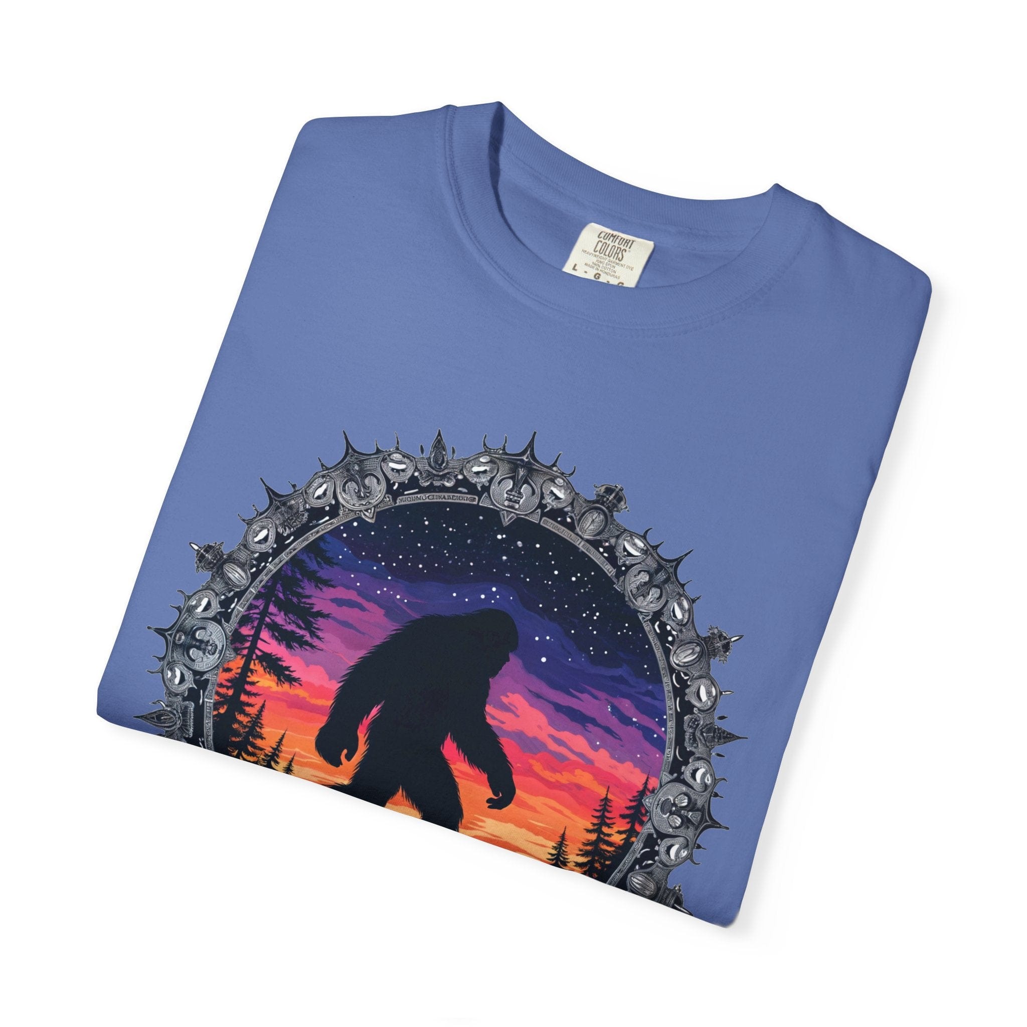 Printify T-Shirt Bigfoot Sunset Unisex T-Shirt, Nature Lover Shirt, Camping Tee, Outdoor Adventure Top, Gift for Him/Her, Unique Graphic Tee