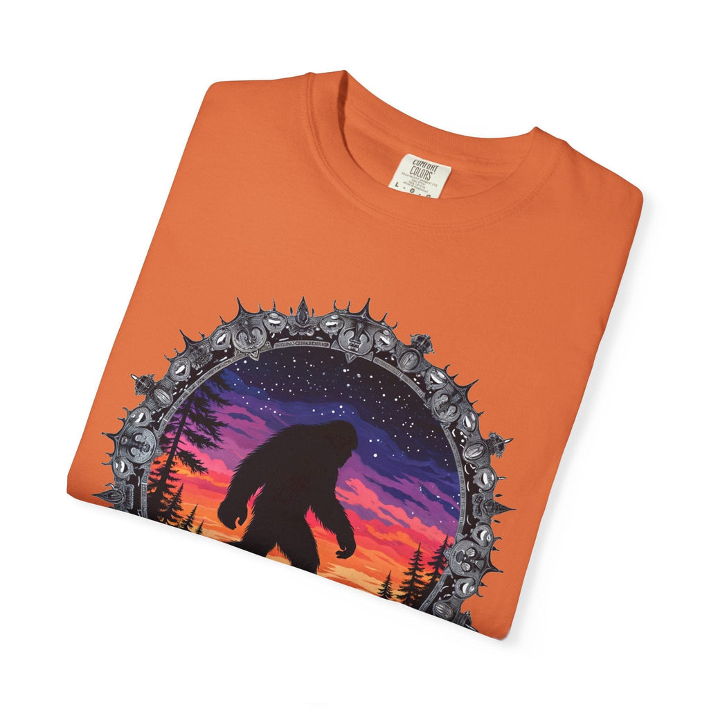 Printify T-Shirt Bigfoot Sunset Unisex T-Shirt, Nature Lover Shirt, Camping Tee, Outdoor Adventure Top, Gift for Him/Her, Unique Graphic Tee